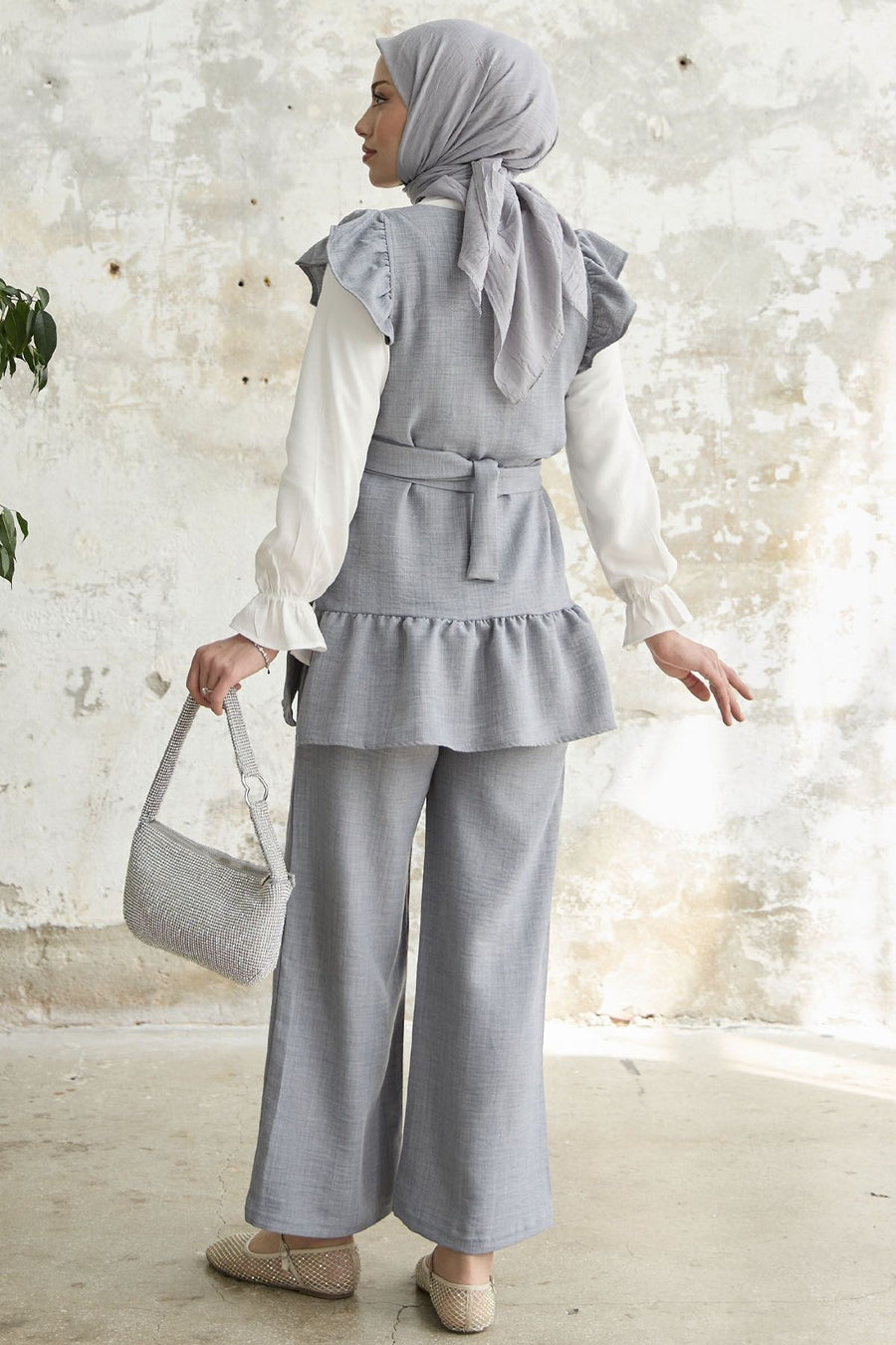 Triple Set with Ruffle on the Shoulder