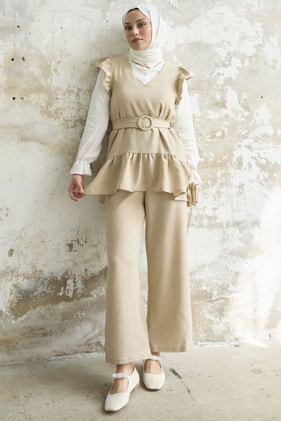 Triple Set with Ruffle on the Shoulder