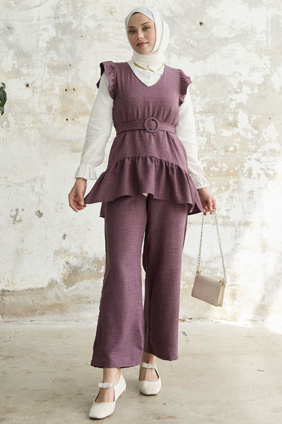 Triple Set with Ruffle on the Shoulder