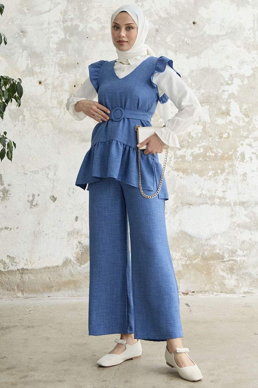 Triple Set with Ruffle on the Shoulder